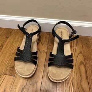Easy Street Dorinda Wedge Sandal 8.5